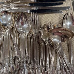 Silverplate Flatware Lot – 80 Pieces – Oneida / Rogers (c. 1890s–1970s)